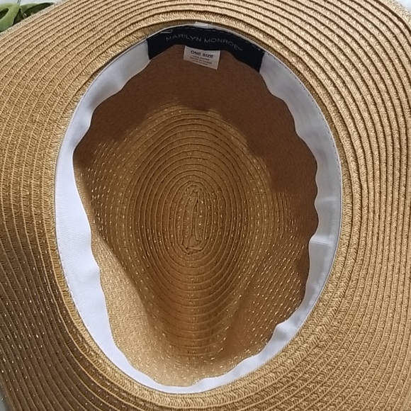 Marylin Monroe one size tan floppy beach hat - Picture 6 of 7